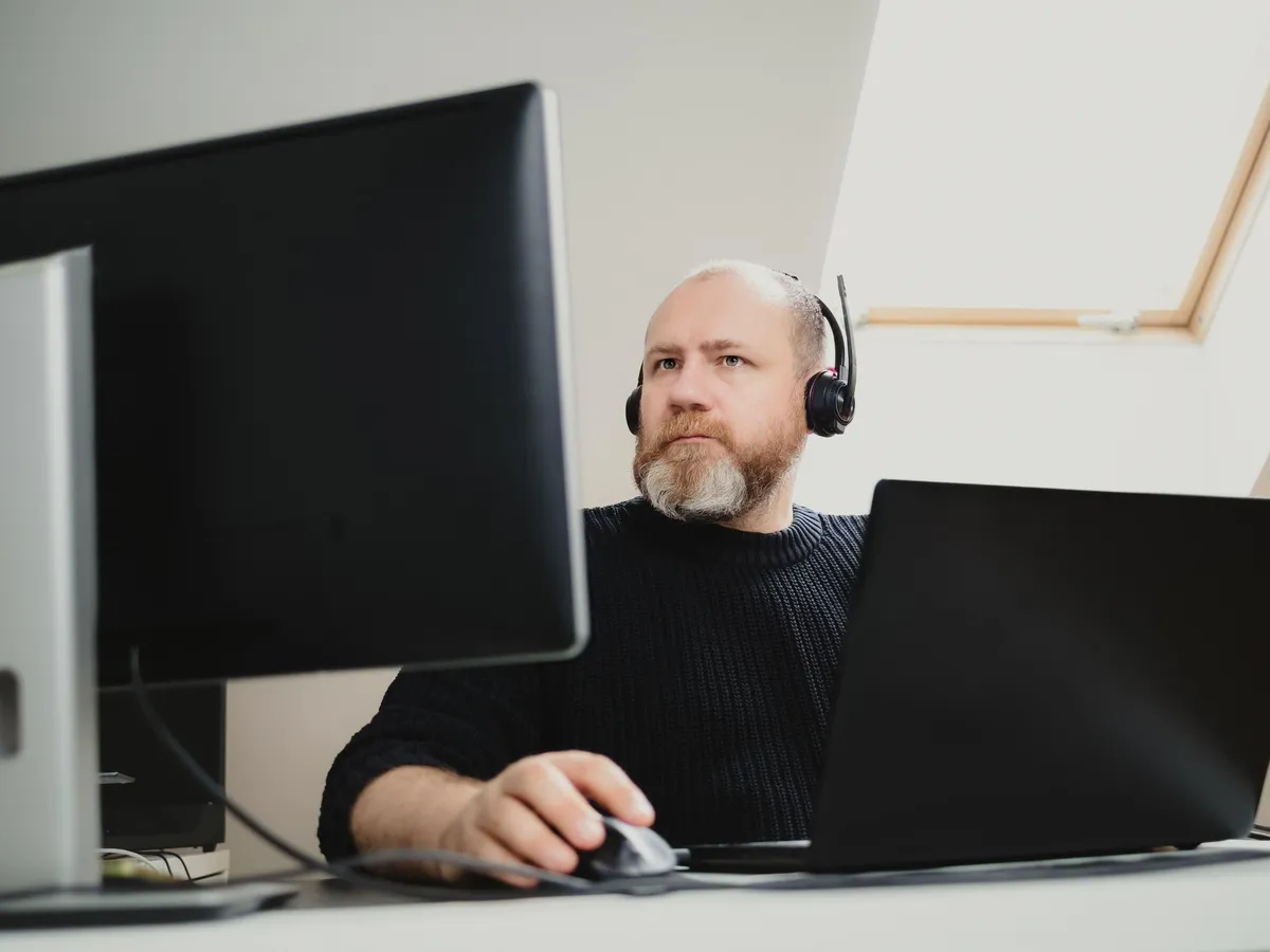 Werknemer ontslagen na ontdekking van dubbele baan bij invoering vierdaagse werkweek
